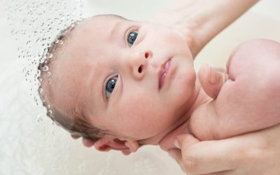 El primer Baño del Bebé: Guía Completa para Padres Primerizos